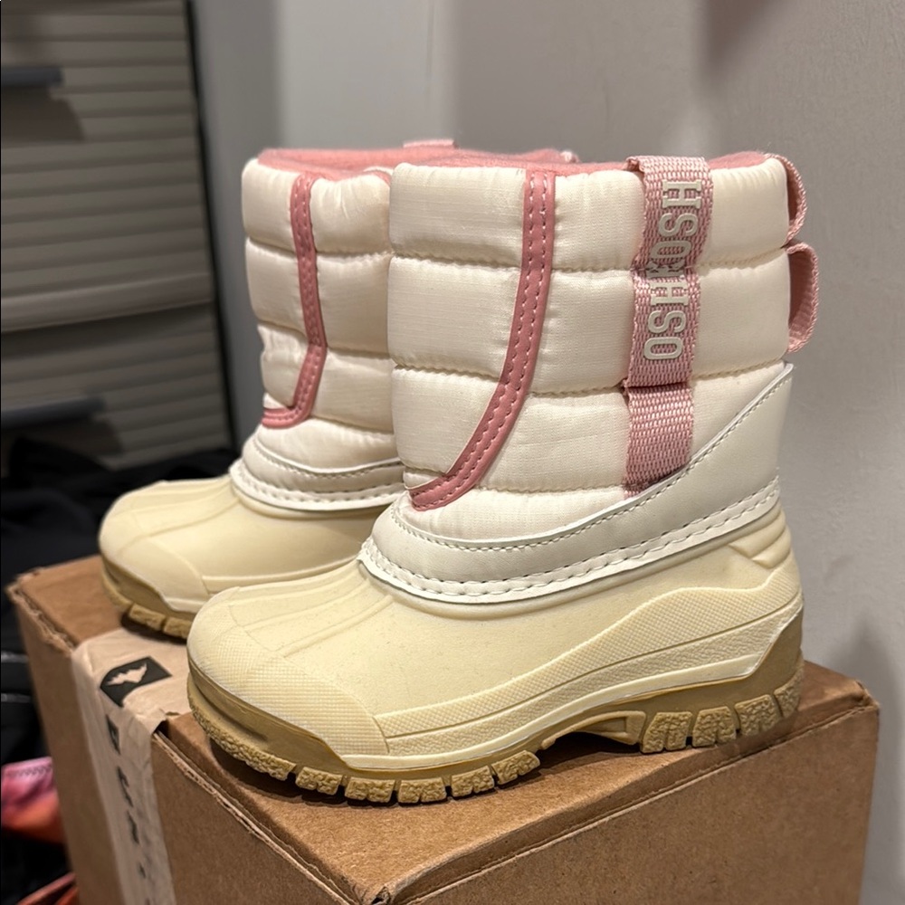 OshKosh B'gosh Kids' Pink and Cream Winter Boots